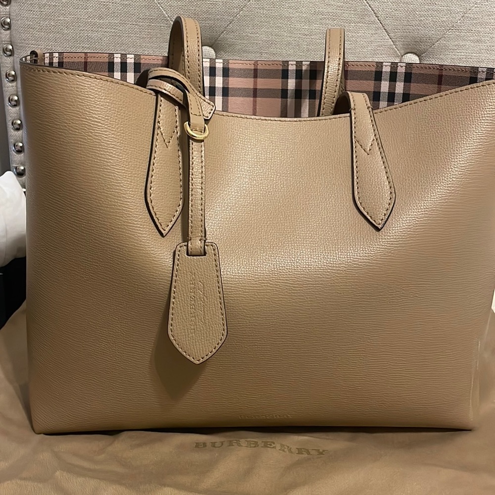 Burberry haymaket check medium reversible tote camel